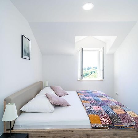 Apartments Amalija Čilipi Екстериор снимка