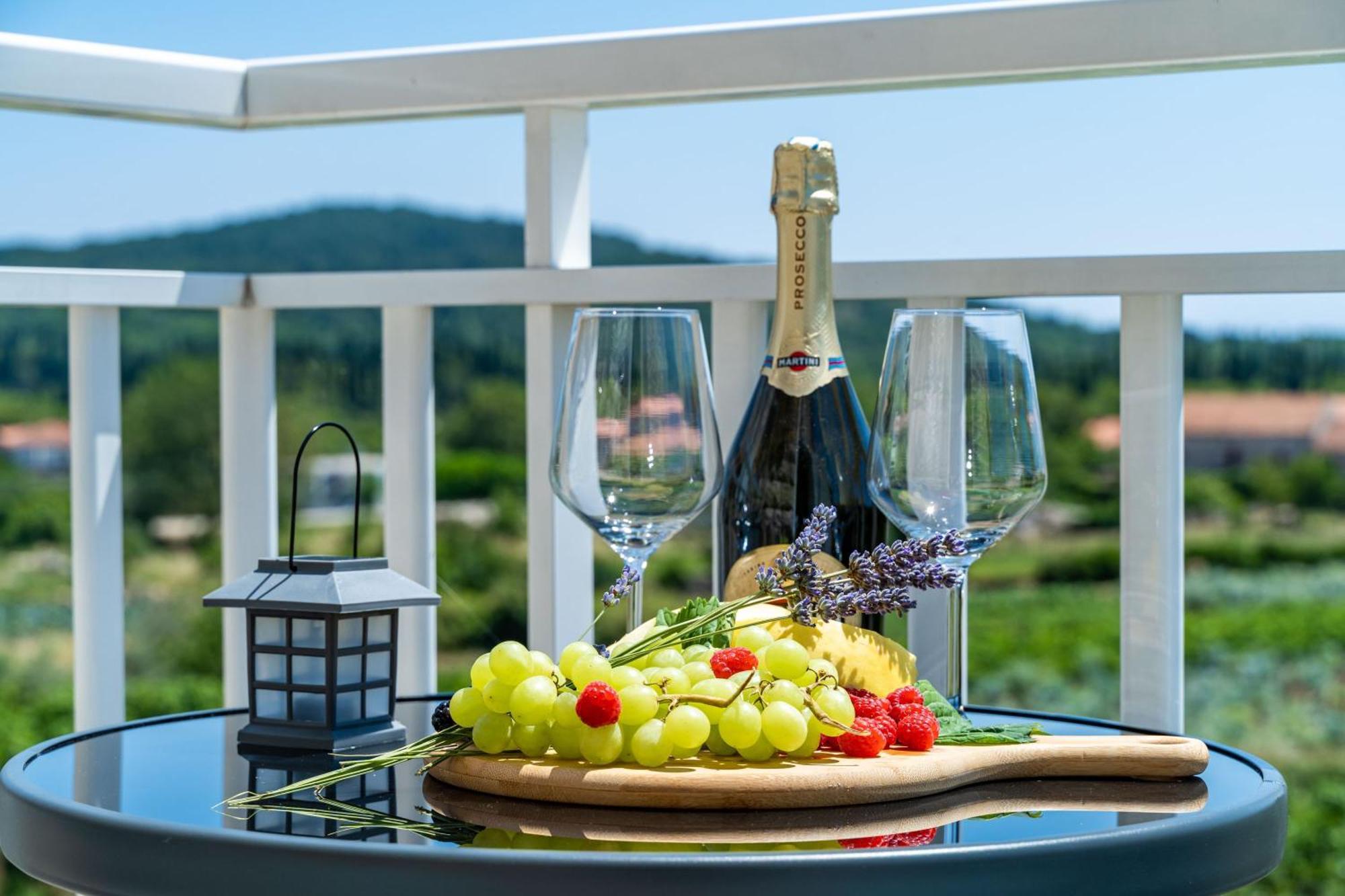 Apartments Amalija Čilipi Стая снимка
