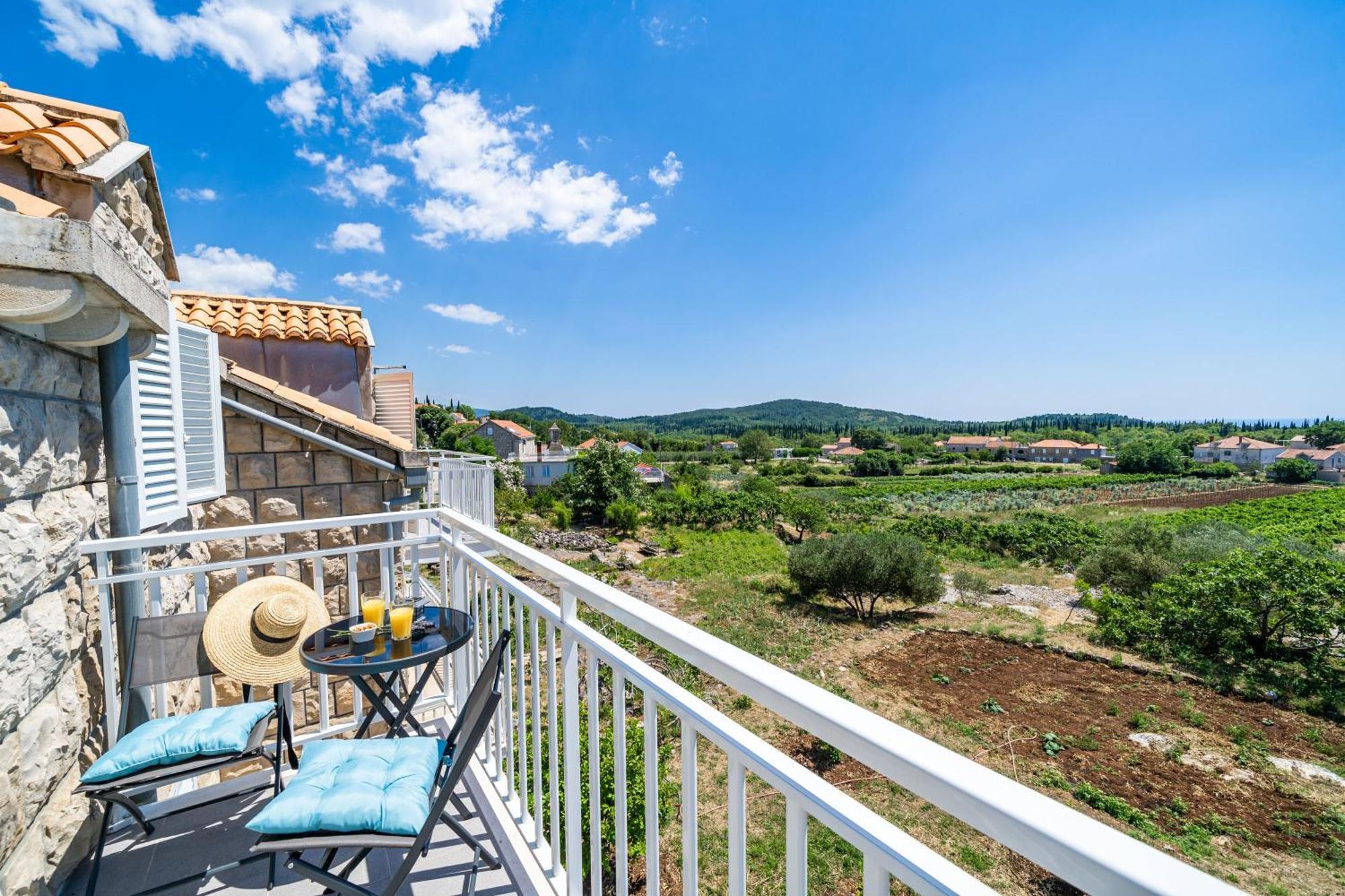 Apartments Amalija Čilipi Стая снимка