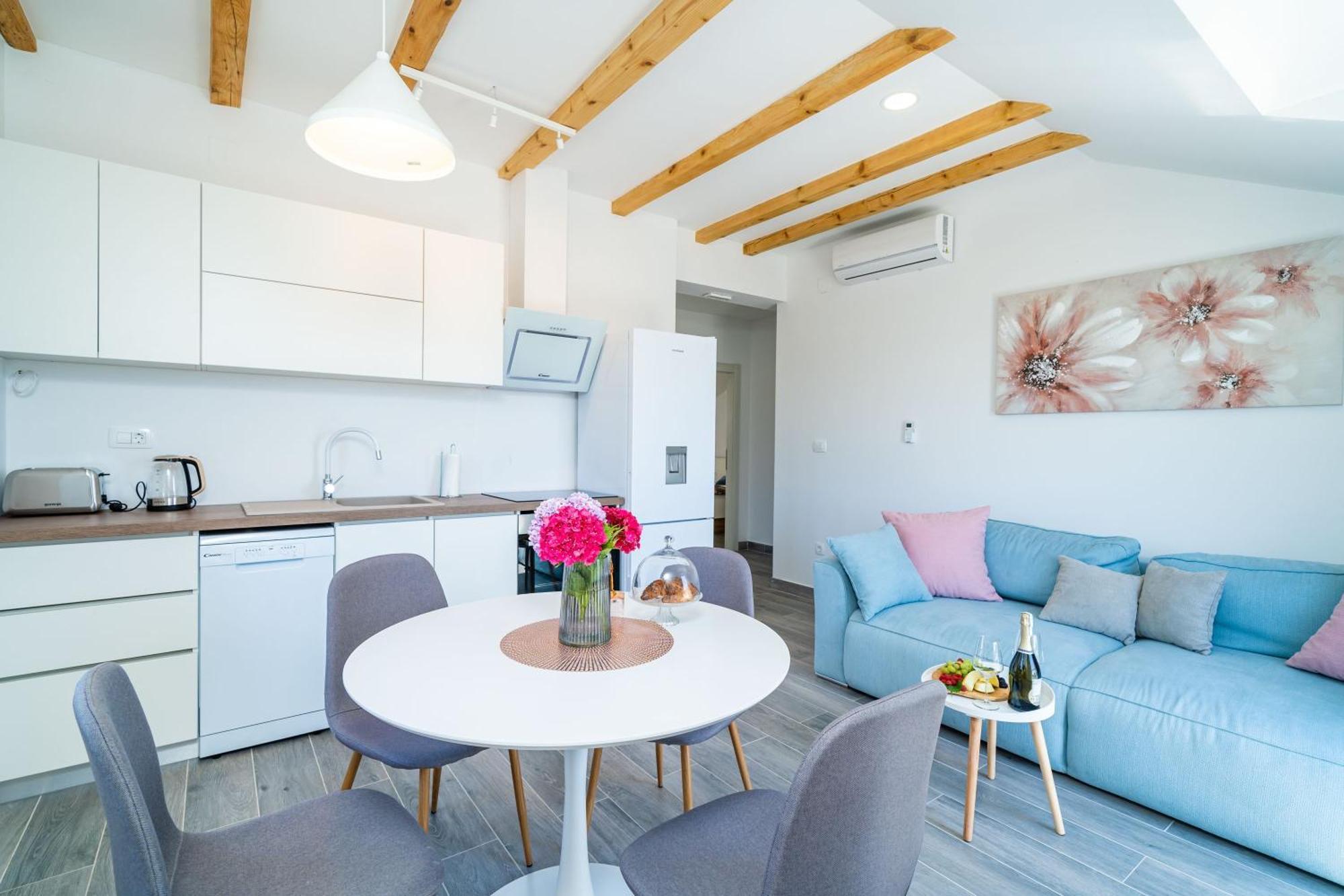 Apartments Amalija Čilipi Стая снимка